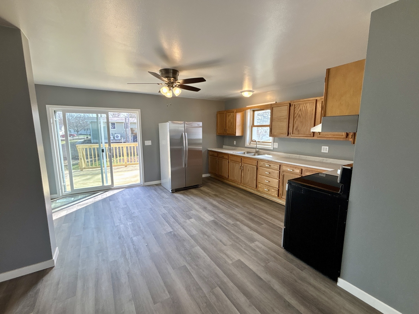 702 4th Avenue Ottawa, IL 61350 - Photo 8 of 29