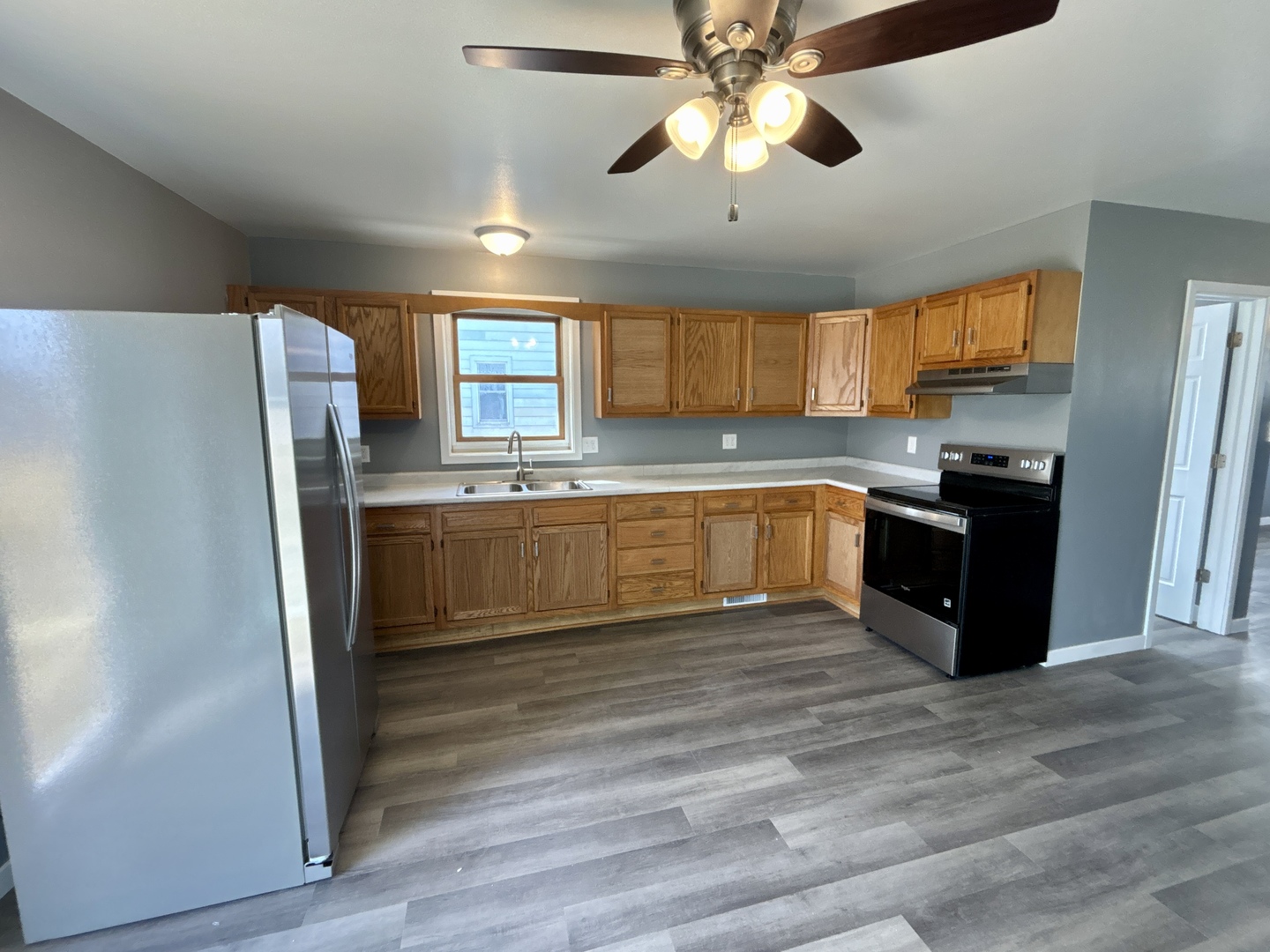 702 4th Avenue Ottawa, IL 61350 - Photo 9 of 29