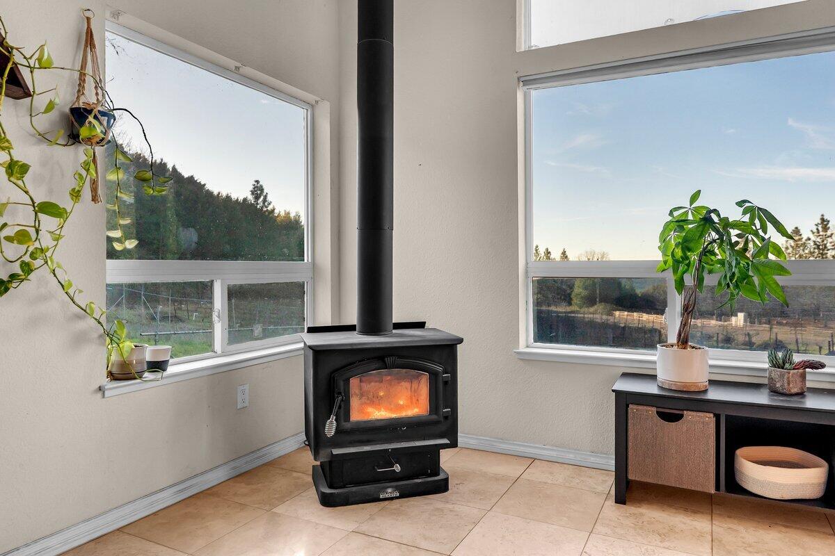12757 Fern Road Whitmore, CA 96096 - Photo 13 of 62 a living room with furniture and a window