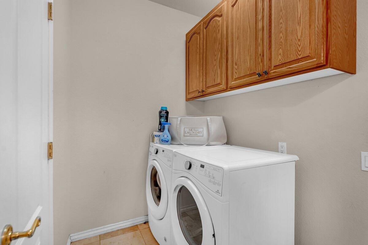 12757 Fern Road Whitmore, CA 96096 - Photo 30 of 62 a utility room with dryer and washer