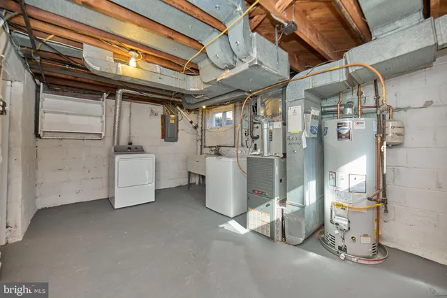 $3,100 | 3727 2nd Street South, Arlington, VA 22204