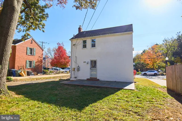 $3,100 | 3727 2nd Street South, Arlington, VA 22204
