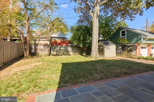 $3,100 | 3727 2nd Street South, Arlington, VA 22204