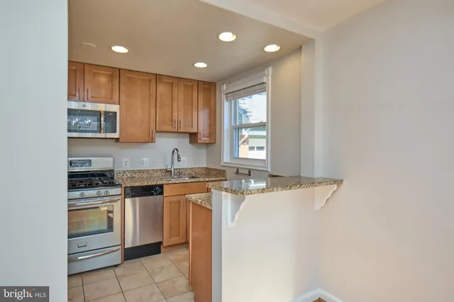 $3,100 | 3727 2nd Street South, Arlington, VA 22204