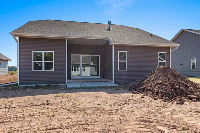 $439,900 | 2334 Whispering Wind Lane, Howard, WI 54303