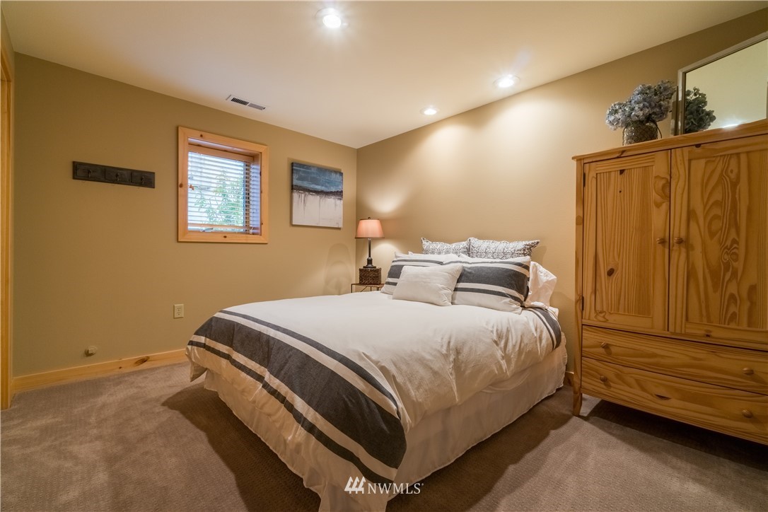 12570 South Lakeshore Road Chelan, WA 98816 - Photo 22 of 24 Gallery Image 22