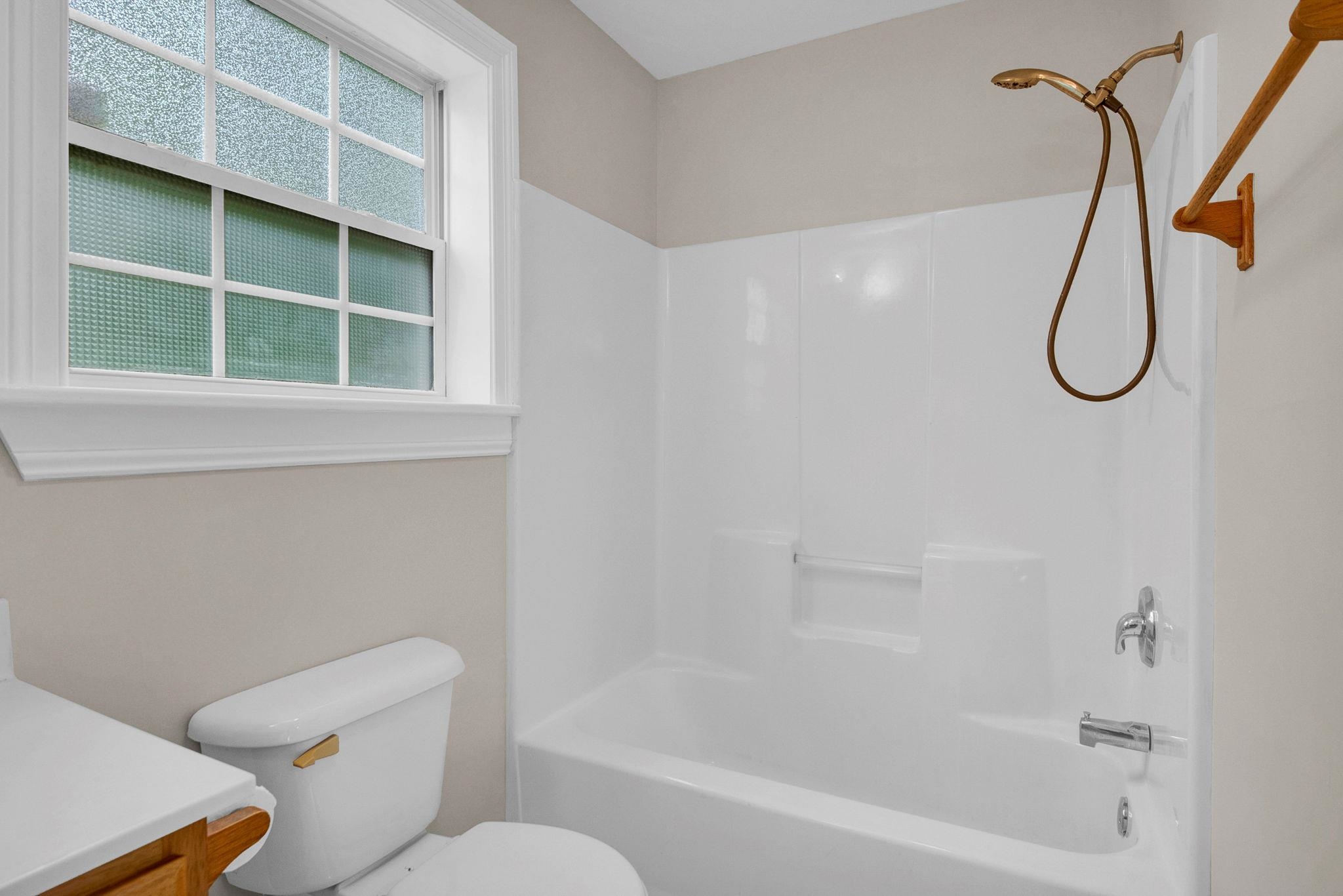 7 Maple Street St. Albans, VT 05478 - Photo 18 of 29