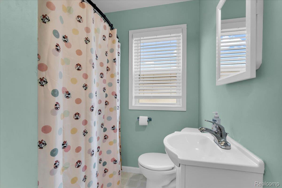 1174 Columbia Road Berkley, MI 48072 - Photo 18 of 41 18-1174 Columbia Rd-18.jpg