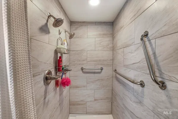 $370,000 | 107 Davis Drive, Filer, ID 83328