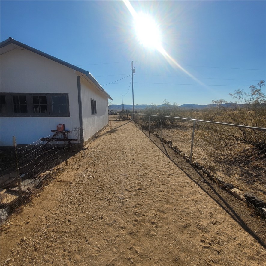5182 Cordes Road Golden Valley, AZ 86413 - Photo 15 of 48