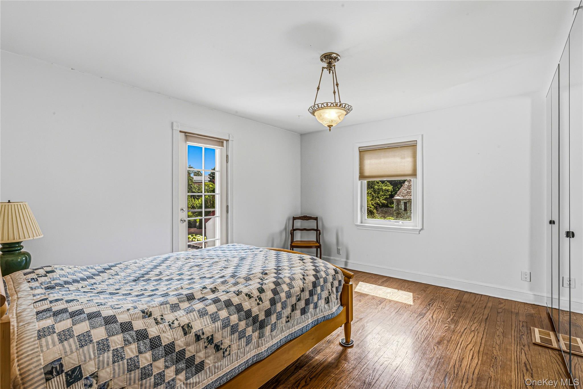 36 Strathmore Road Great Neck, NY 11023 - Photo 21 of 39