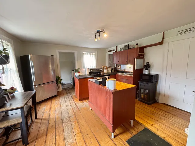 $310,000 | 1076 Nh Route, South Acworth, NH 03607