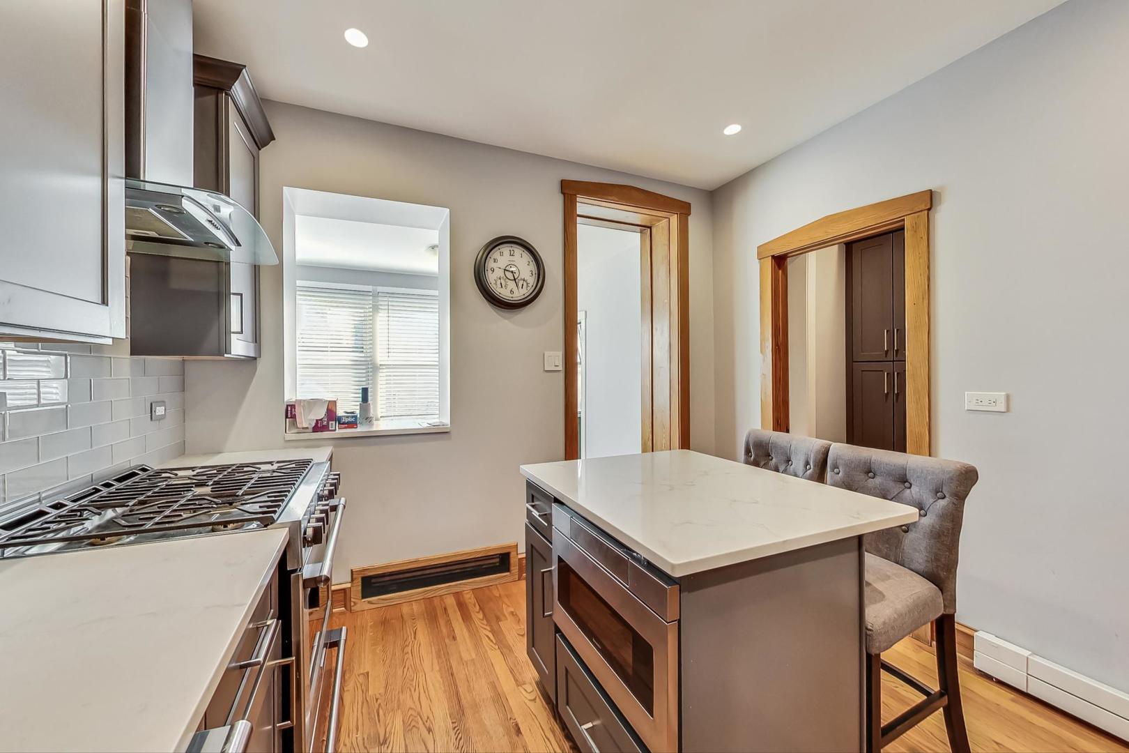 3929 North Drake Avenue Chicago, IL 60618 - Photo 17 of 60