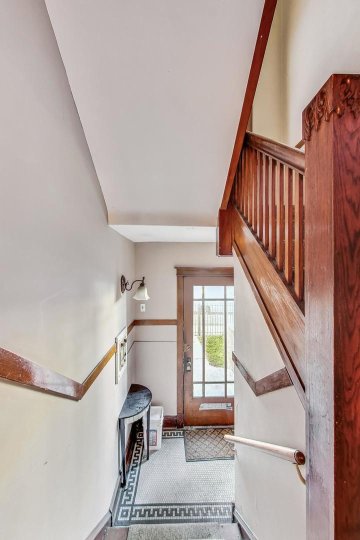 3929 North Drake Avenue Chicago, IL 60618 - Photo 3 of 60