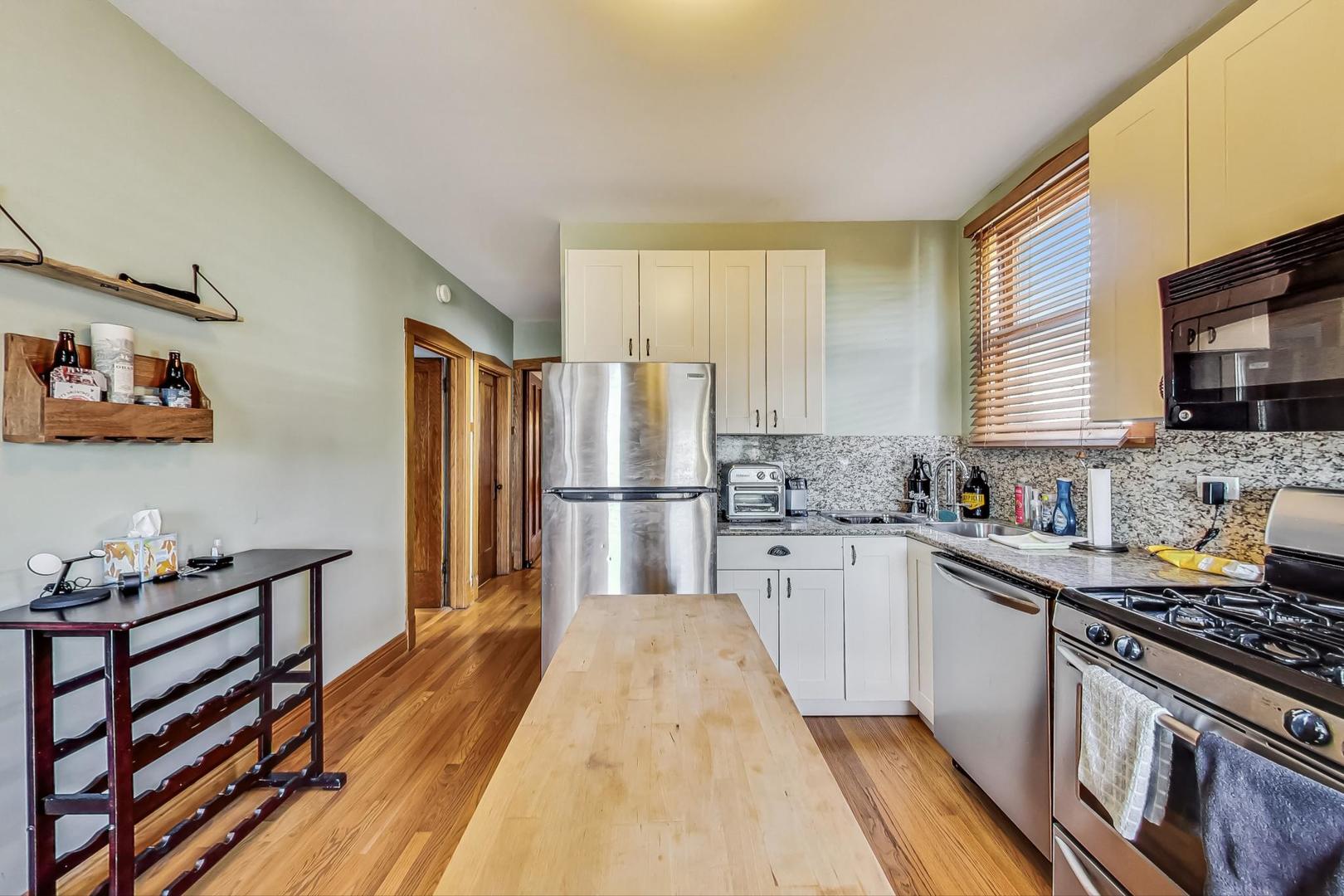 3929 North Drake Avenue Chicago, IL 60618 - Photo 33 of 60