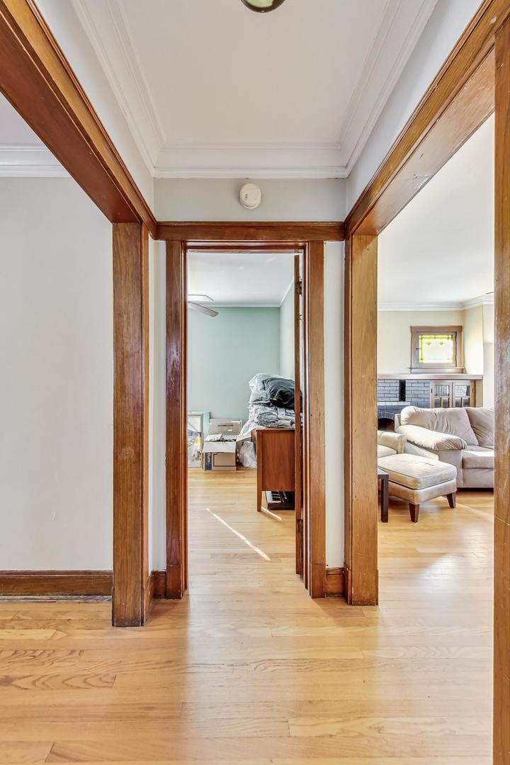 3929 North Drake Avenue Chicago, IL 60618 - Photo 36 of 60