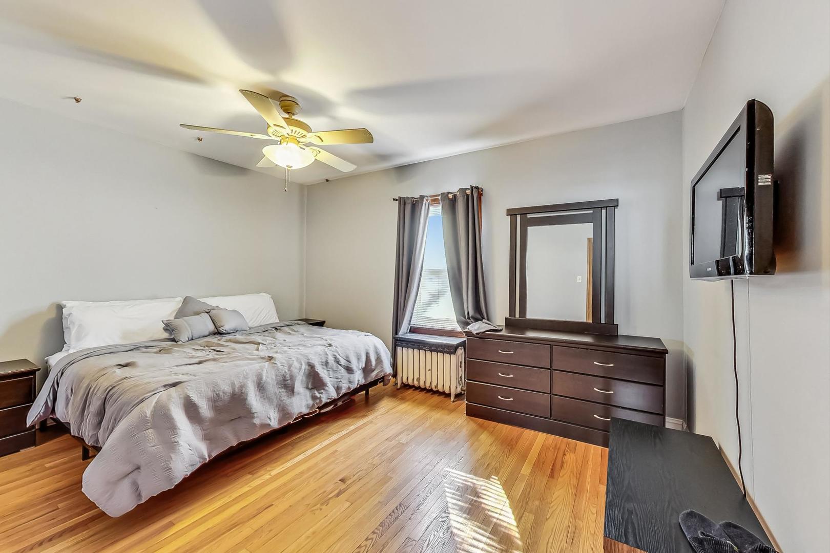 3929 North Drake Avenue Chicago, IL 60618 - Photo 37 of 60