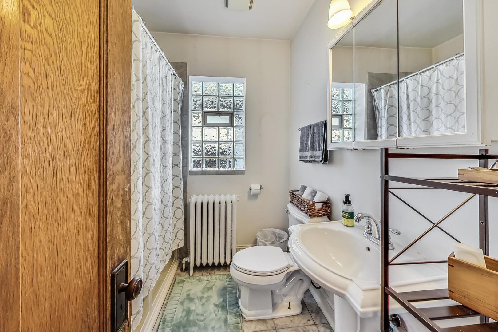 3929 North Drake Avenue Chicago, IL 60618 - Photo 40 of 60