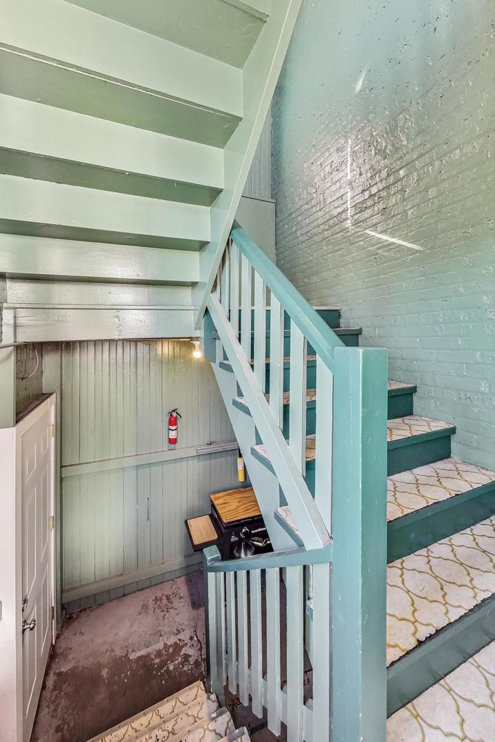 3929 North Drake Avenue Chicago, IL 60618 - Photo 44 of 60 a view of entryway