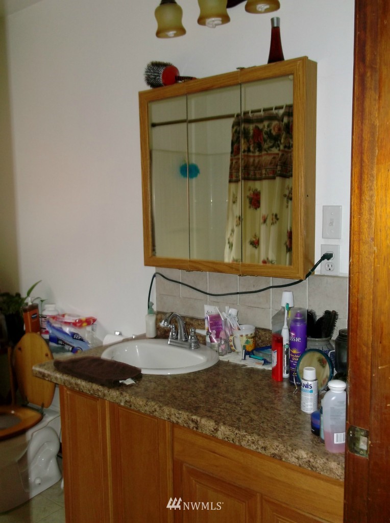 4108 Glendale Road Clinton, WA 98236 - Photo 2 of 15 Gallery Image 2