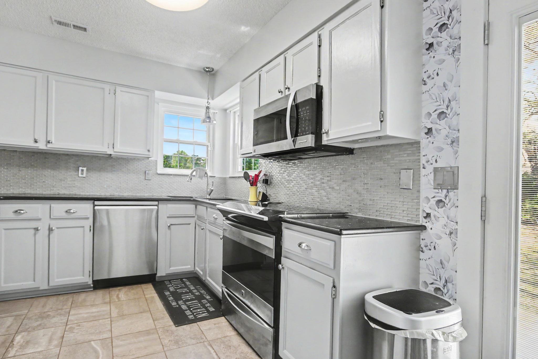 607 Bluebird Lane Murrells Inlet, SC 29576 - Photo 11 of 40