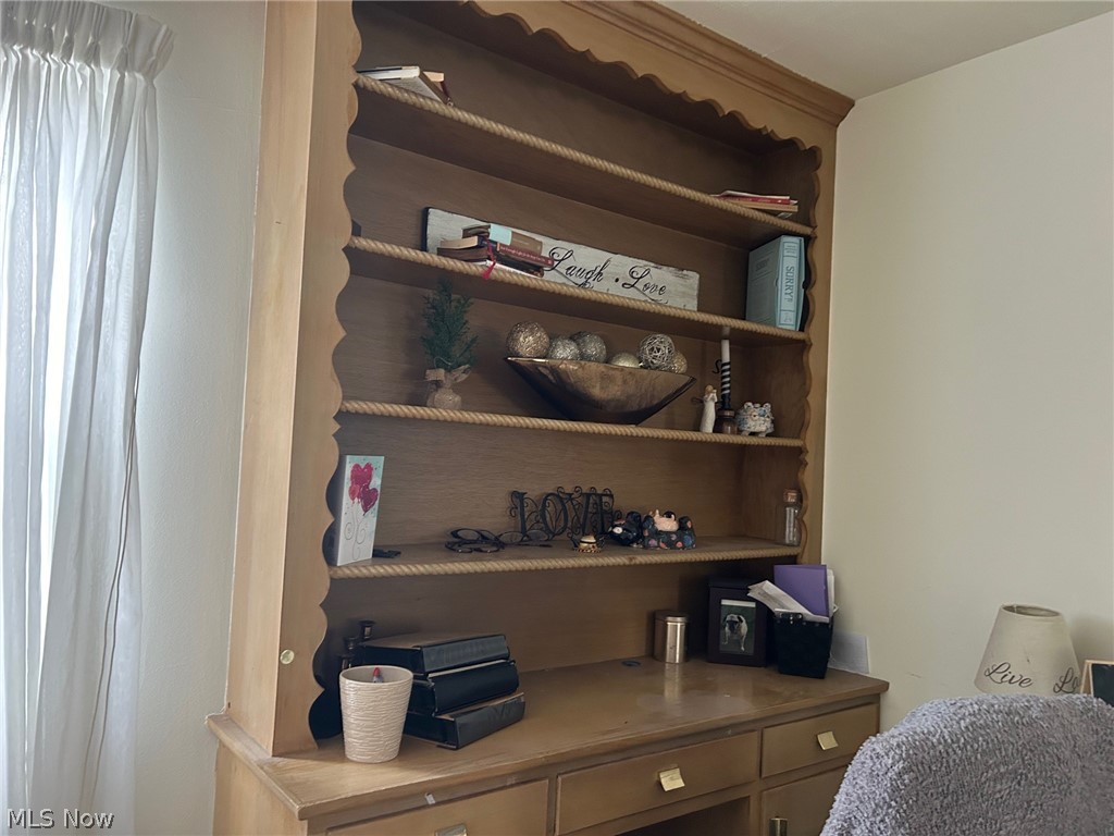 2537 Falmouth Road Akron, OH 44333 - Photo 9 of 35 View of home office