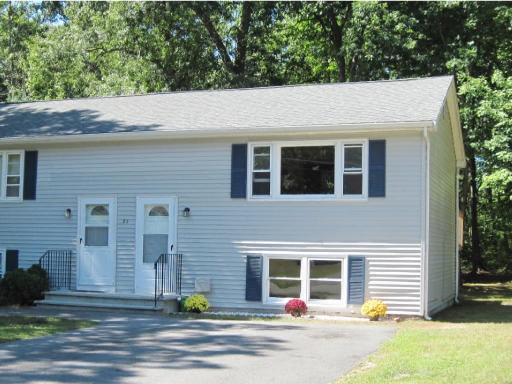 25 R Derryfield Road, Unit 25 Derry, NH 03038 - Photo 1 of 13