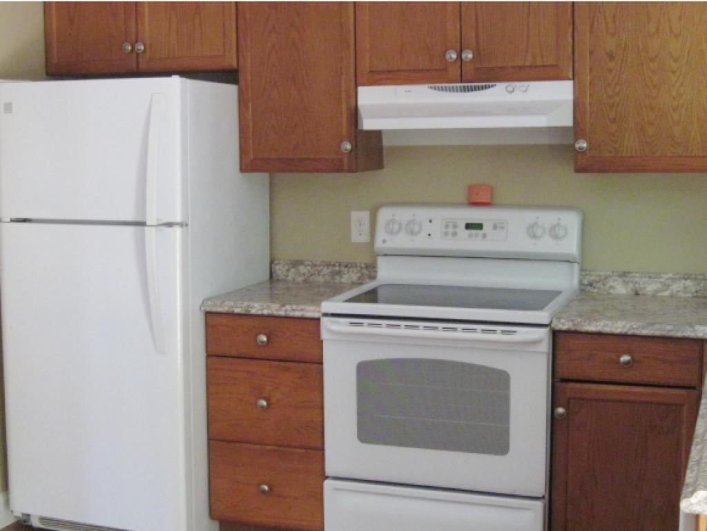 25 R Derryfield Road, Unit 25 Derry, NH 03038 - Photo 6 of 13