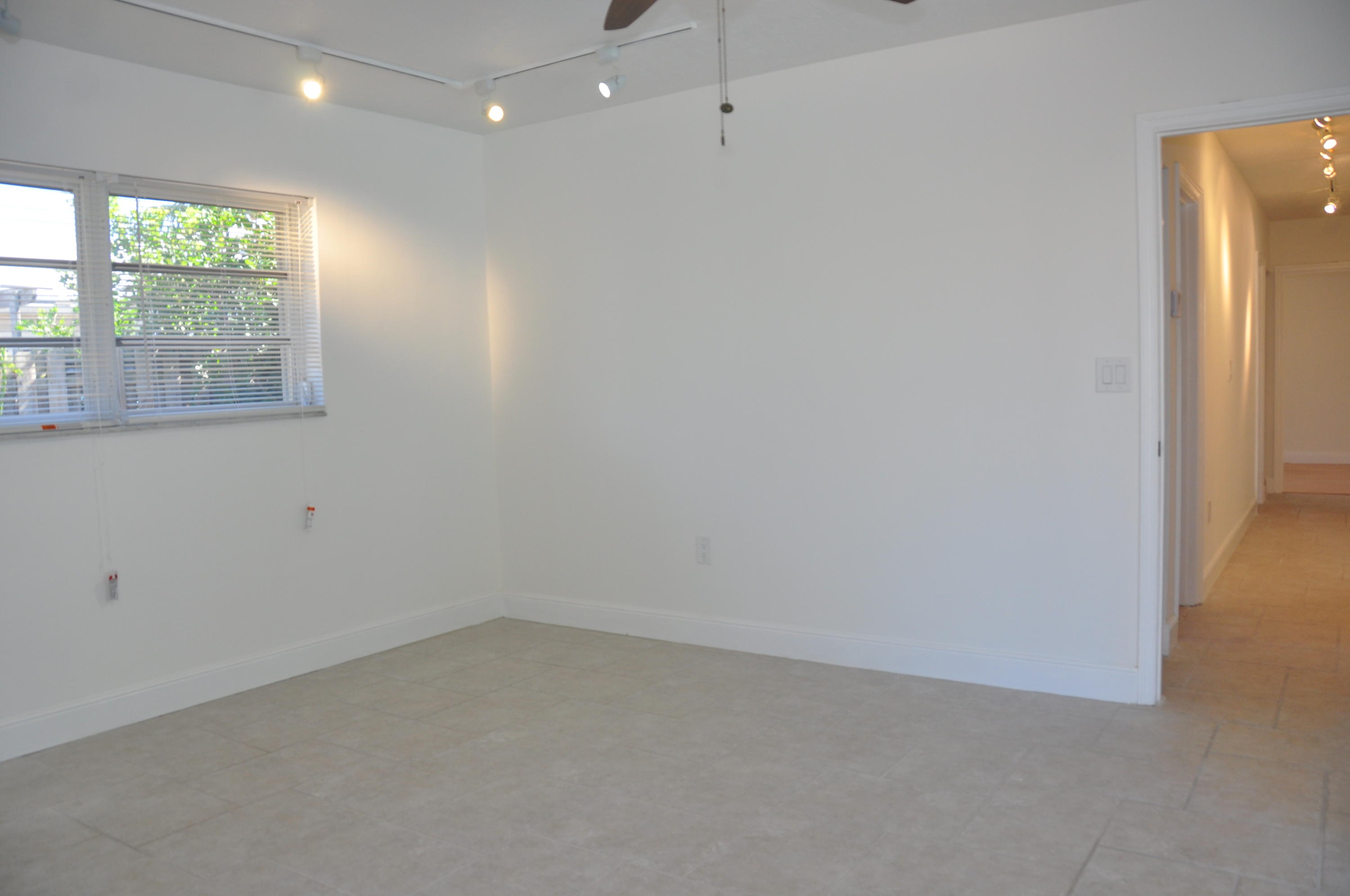 1366 Southwest 5th Avenue Boca Raton, FL 33432 - Photo 25 of 27 24_SJ57XG_still_cabn