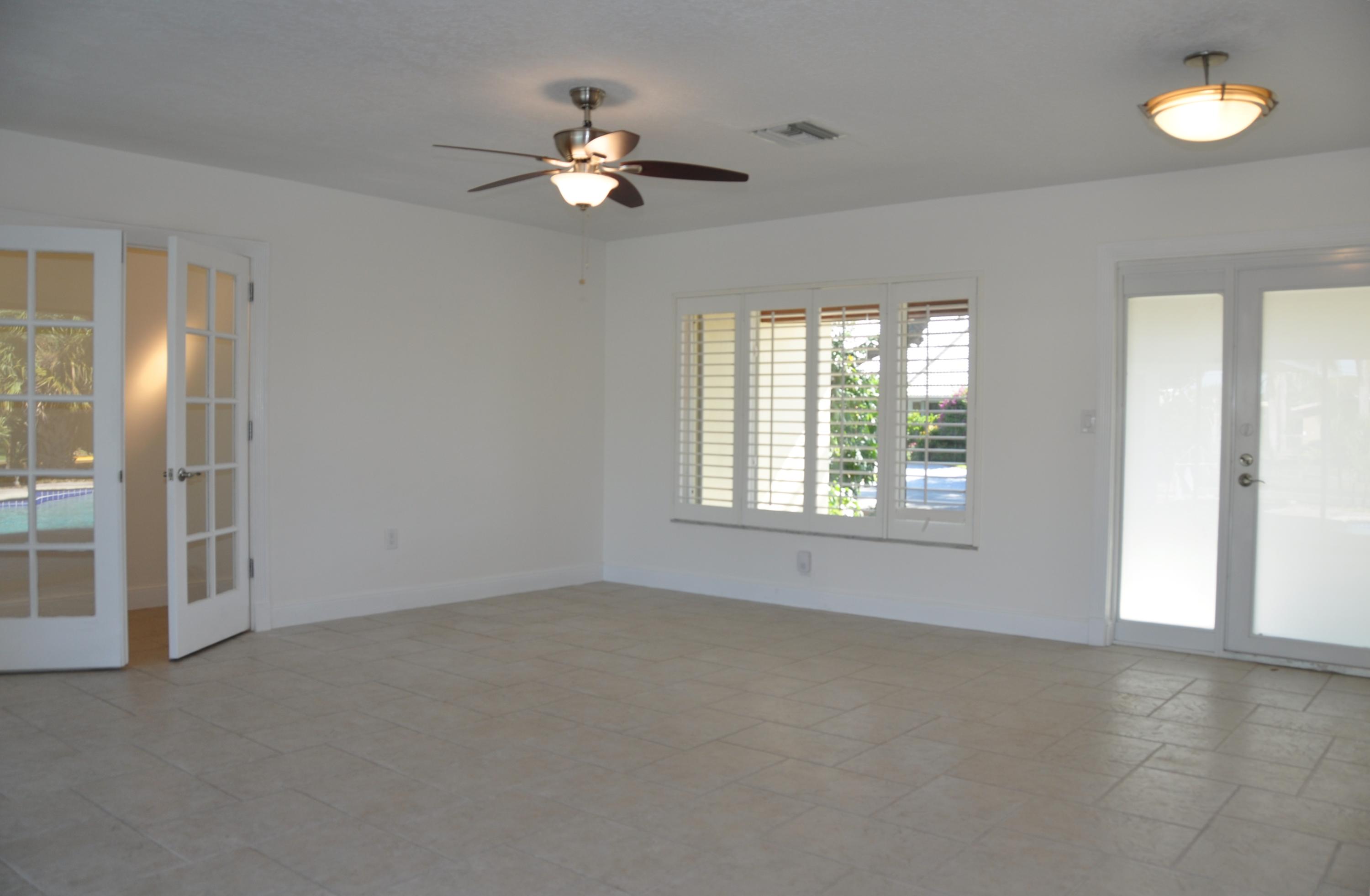 1366 Southwest 5th Avenue Boca Raton, FL 33432 - Photo 4 of 27 3_SJ57XG_still_lr