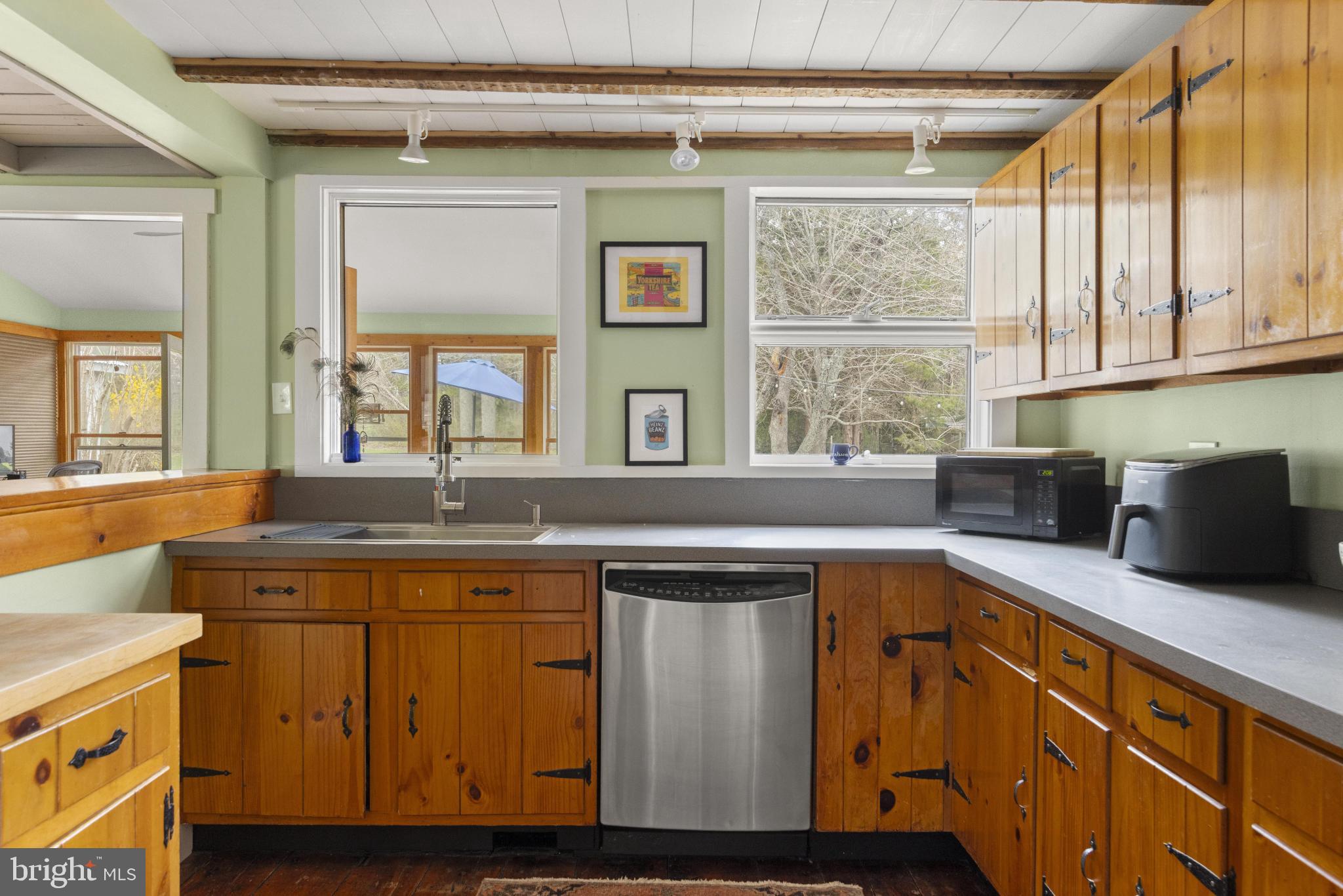 52 Littleworth Road Manahawkin, NJ 08050 - Photo 12 of 67