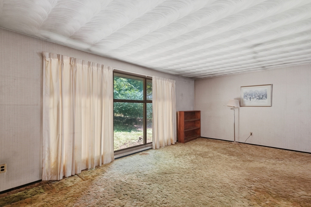 4 Porter Road Chelmsford, MA 01824 - Photo 6 of 32 Gallery Image 6