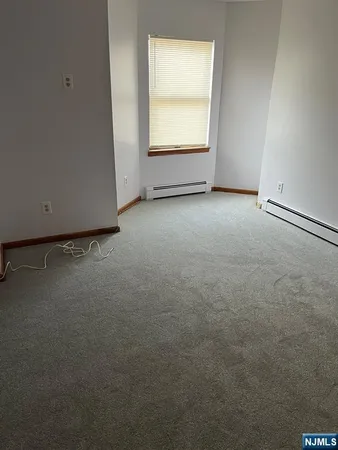 $2,000 | 106 Spring Valley Avenue, Unit 1W, Hackensack, NJ 07601