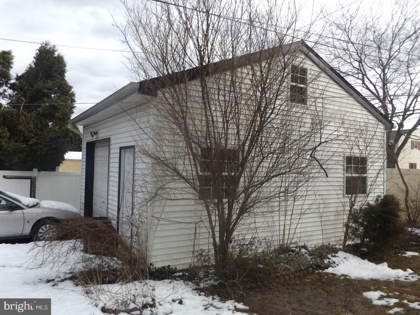 1008 Windsor Road Warminster, PA 18974 - Photo 10 of 13