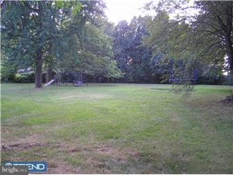 960 York Rd. Warminster, PA 18974 - Photo 11 of 12 Exterior Back