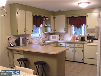 960 York Rd. Warminster, PA 18974 - Photo 4 of 12 Kitchen