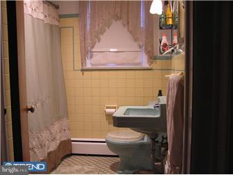 960 York Rd. Warminster, PA 18974 - Photo 7 of 12 Bathroom