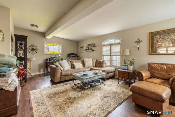 $675,000 | 5 Mt Pleasant Road, Newtown, CT 06470