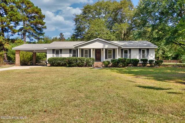 $295,000 | 320 Neil Maxwell Road, Raeford, NC 28376