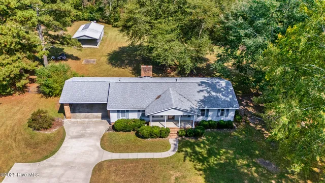 $295,000 | 320 Neil Maxwell Road, Raeford, NC 28376