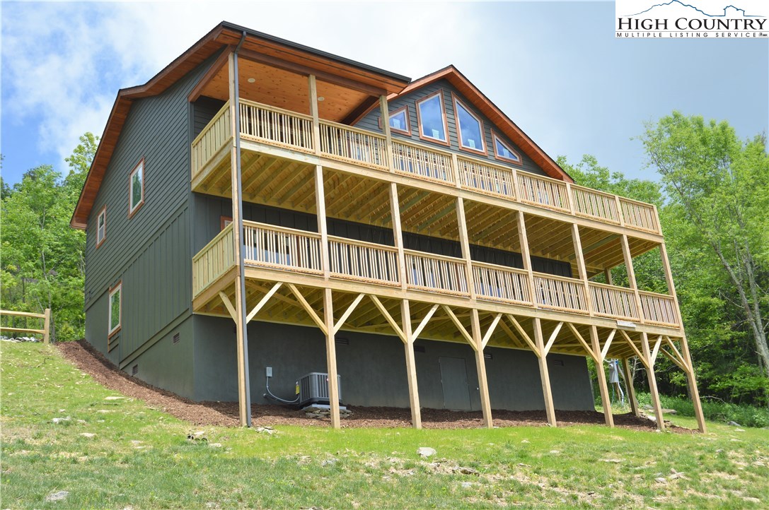 375 Golden Ridge Road Blowing Rock, NC 28605 - Photo 6 of 11 Gallery Image 6