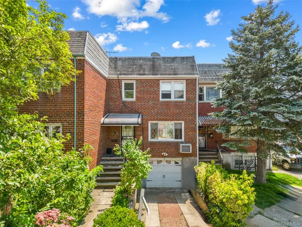 $929,500 | 25-31 Bayside Lane | Murray Hill - Flushing