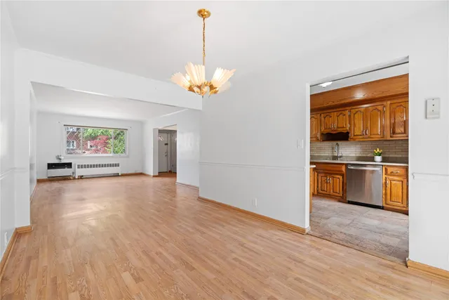$990,000 | 25-31 Bayside Lane | Murray Hill - Flushing