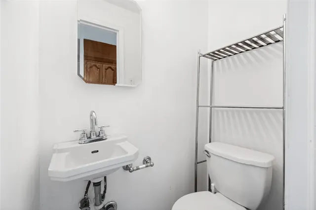 $990,000 | 25-31 Bayside Lane | Murray Hill - Flushing