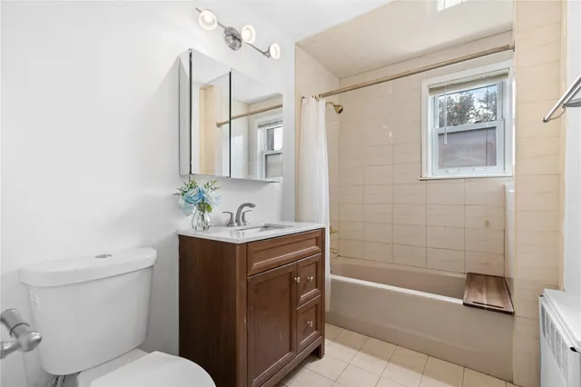 $990,000 | 25-31 Bayside Lane | Murray Hill - Flushing