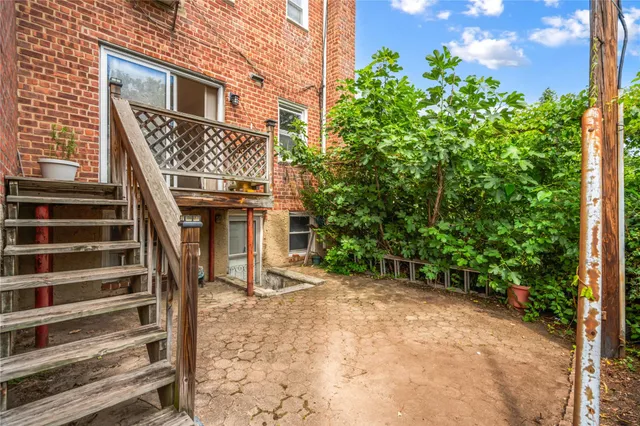 $990,000 | 25-31 Bayside Lane | Murray Hill - Flushing