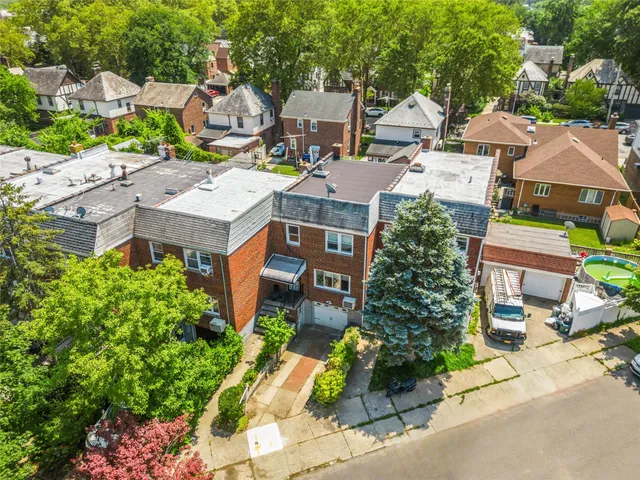 $990,000 | 25-31 Bayside Lane | Murray Hill - Flushing