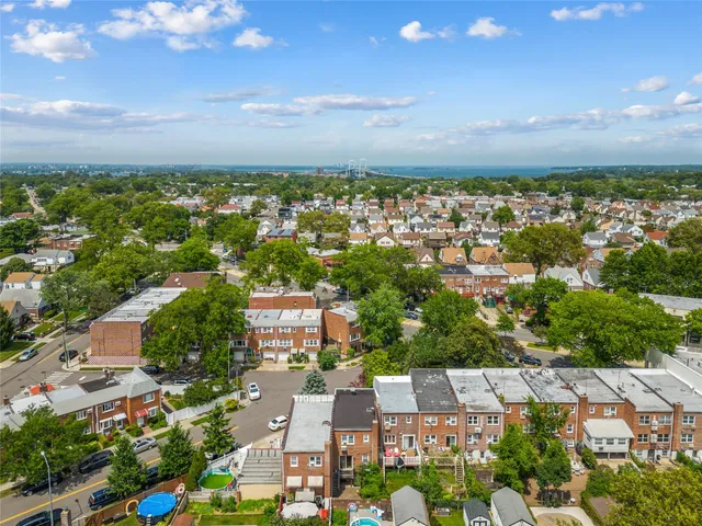 $990,000 | 25-31 Bayside Lane | Murray Hill - Flushing