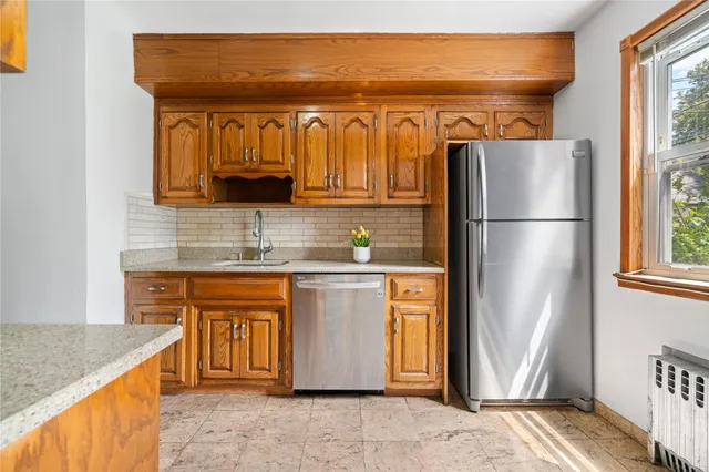 $990,000 | 25-31 Bayside Lane | Murray Hill - Flushing