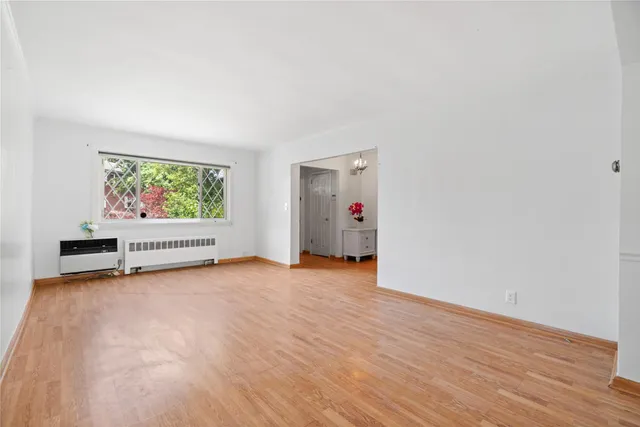 $990,000 | 25-31 Bayside Lane | Murray Hill - Flushing